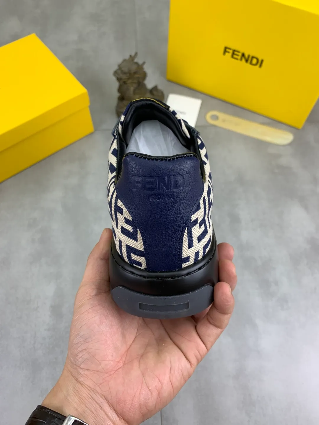 ​Men's shoes 💰P440 💰【New】Little monster 🆘 New FENDI 🕶️🕶️Simple routing effect, showing an elegant and cool driving shoe 🎬Using imported calfskin + first-layer pigskin lining🐂Excellent material🎬Detailed workmanship 🤗Comfortable foot feel➰➰. ​Pair it with any outfit to show your taste and temperament, low-key luxury ♻️Design ​simple and elegant ​noble and fashionable 🍃​Very loved and favored by trendy men 💓❤️size: 38-44 4️⃣colors available